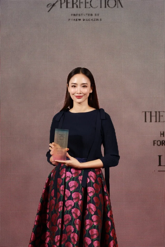 LINNA Clinic คว้า 2 รางวัลใหญ่จาก PRAEW ICONIC BEAUTY 2025 การันตีความเป็นผู้นำด้าน HIFU 4 ปีซ้อน!!