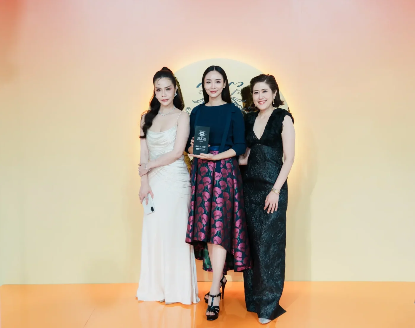 LINNA Clinic คว้า 2 รางวัลใหญ่จาก PRAEW ICONIC BEAUTY 2025 การันตีความเป็นผู้นำด้าน HIFU 4 ปีซ้อน!!