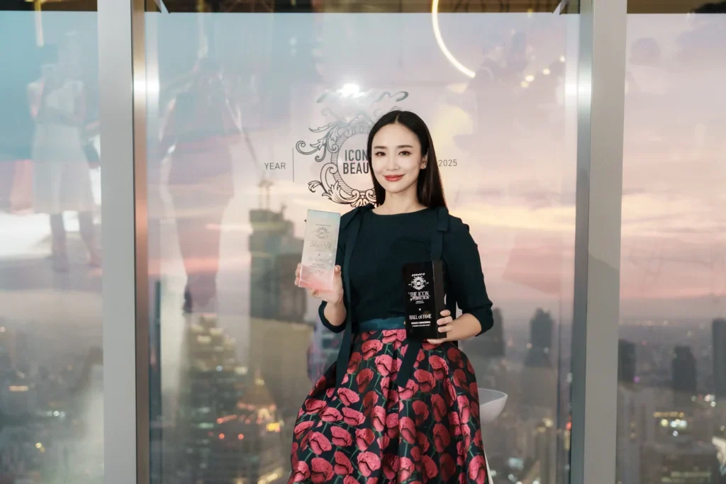 LINNA Clinic คว้า 2 รางวัลใหญ่จาก PRAEW ICONIC BEAUTY 2025 การันตีความเป็นผู้นำด้าน HIFU 4 ปีซ้อน!!
