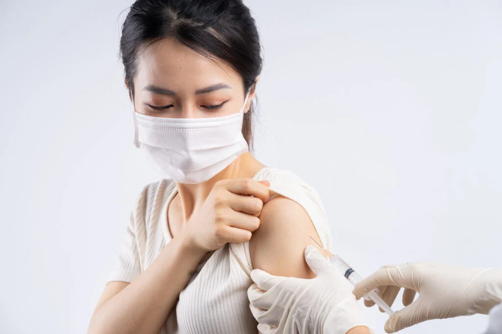 ผลข้างเคียงของผู้ที่เคยฉีดวัคซีนโควิดชนิด mRNA (Pfizer, Moderna) และแนวทางการฟื้นฟูสุขภาพ