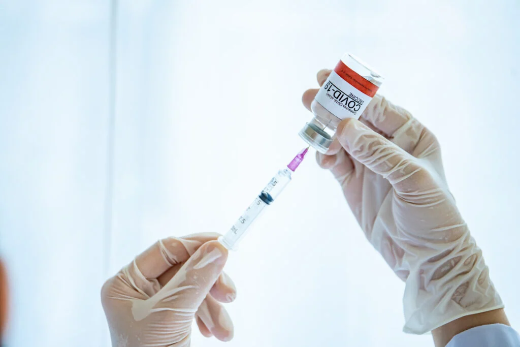 ผลข้างเคียงของผู้ที่เคยฉีดวัคซีนโควิดชนิด mRNA (Pfizer, Moderna) และแนวทางการฟื้นฟูสุขภาพ